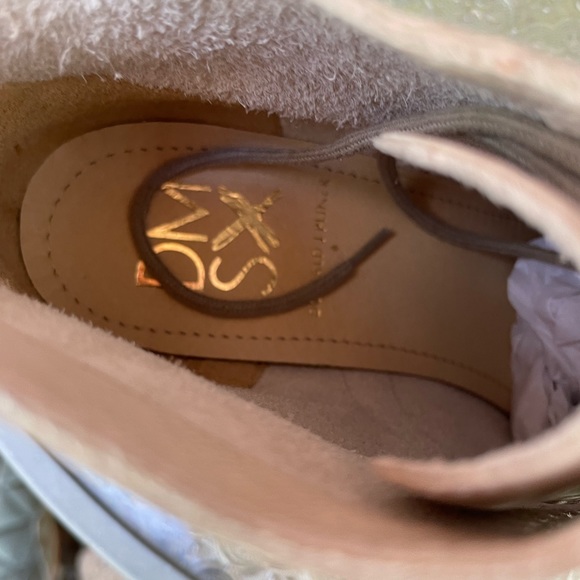 New Donald J Pliner DMSX Prep WD White Wash Distressed Lace Up Booties size 8 - Picture 12 of 15